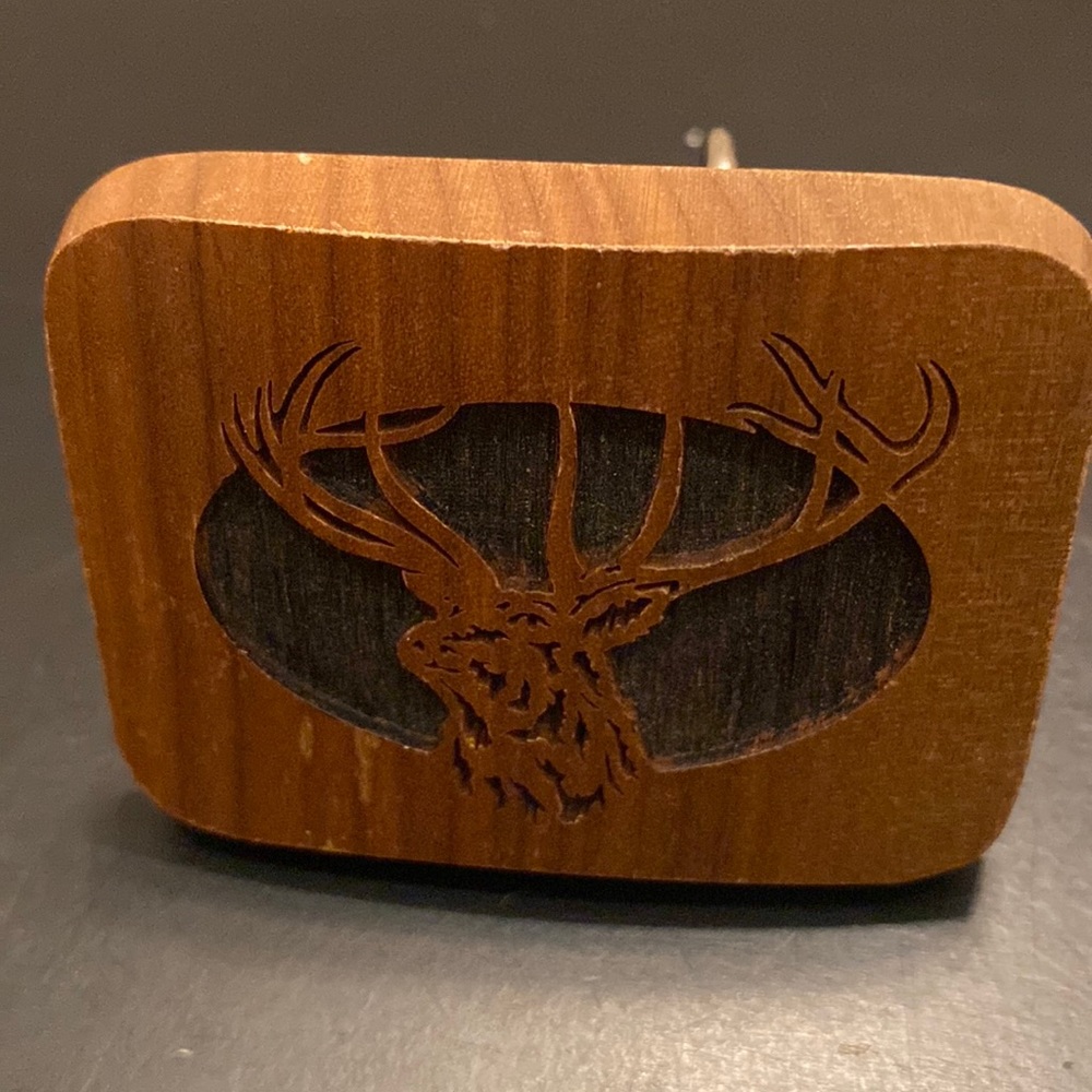 VTG 1977 Lasercraft wooden buck deer belt buckle hunting